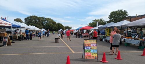 Entrance to the Cornwall Kinsmen Farmers Market in Cornwall, ON.
